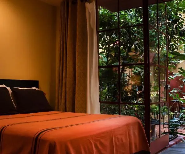 The Red Tree House Bed & Breakfast 3*