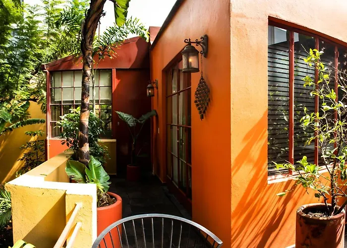 The Red Tree House 3*