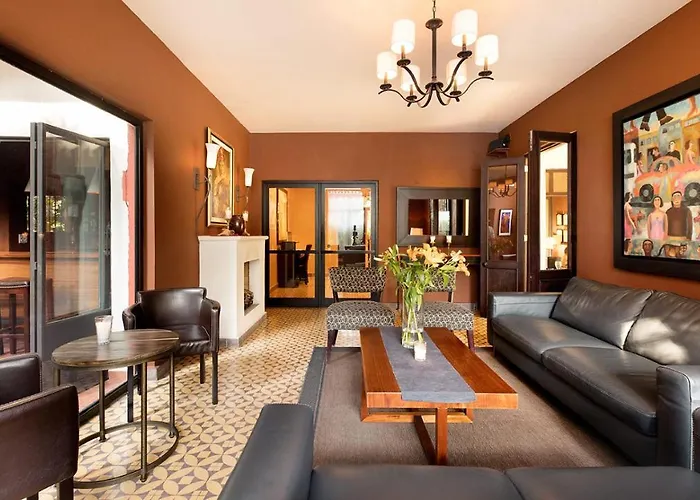 The Red Tree House Bed & Breakfast 3*