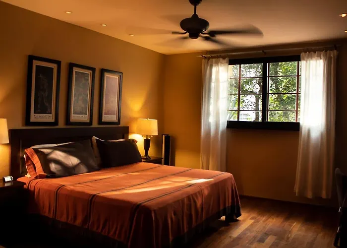 The Red Tree House Bed & Breakfast 3*
