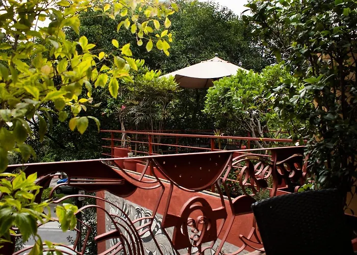 The Red Tree House Bed & Breakfast