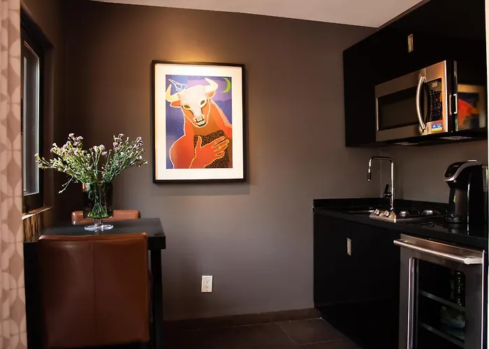 The Red Tree House Bed & Breakfast 3*
