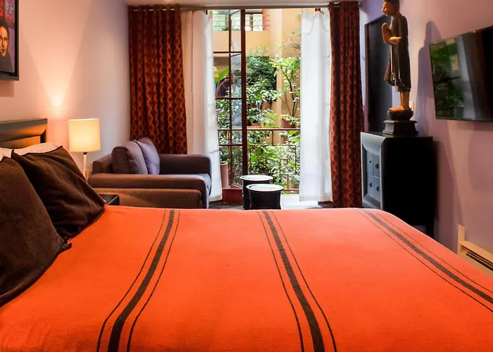 Bed & Breakfast The Red Tree House 3*