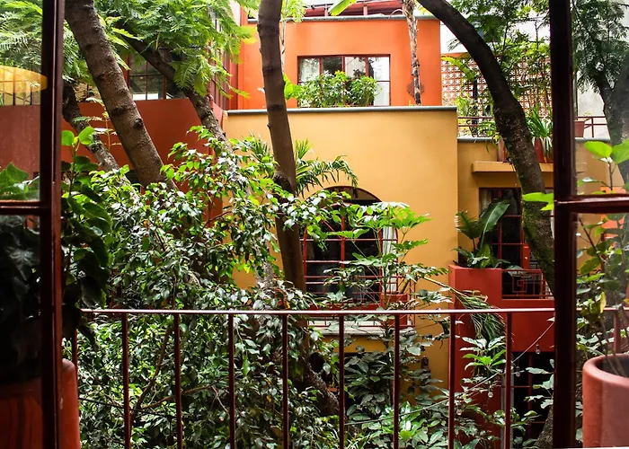 The Red Tree House 3*