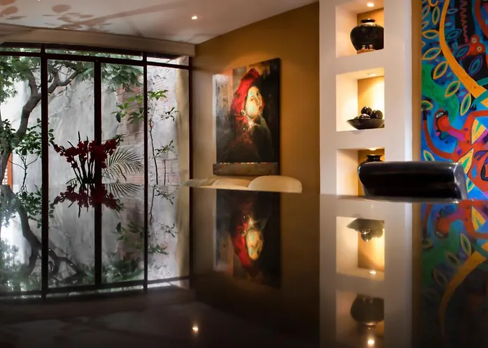 The Red Tree House 3* Mexico City