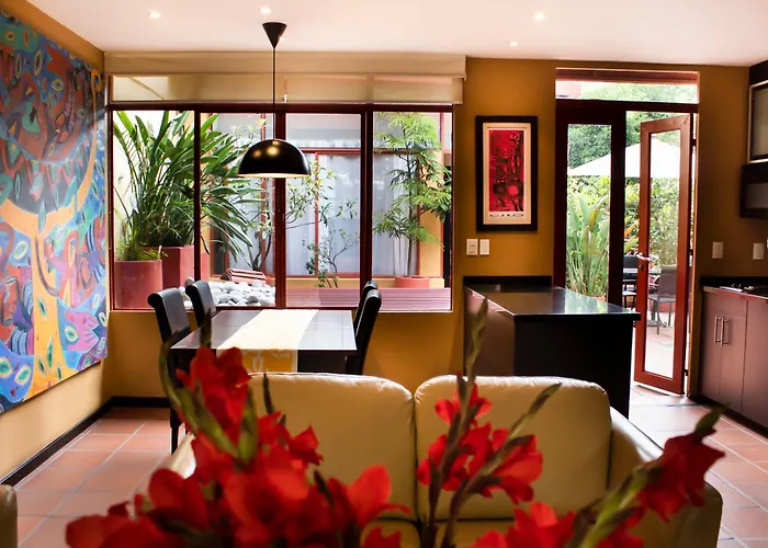The Red Tree House 3*