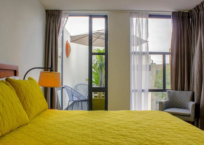 Bed & Breakfast The Red Tree House 3*